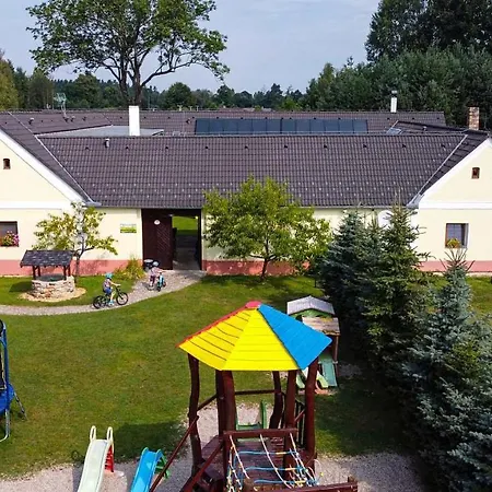 Rodinny Bavlnka * Dvory nad Luznici